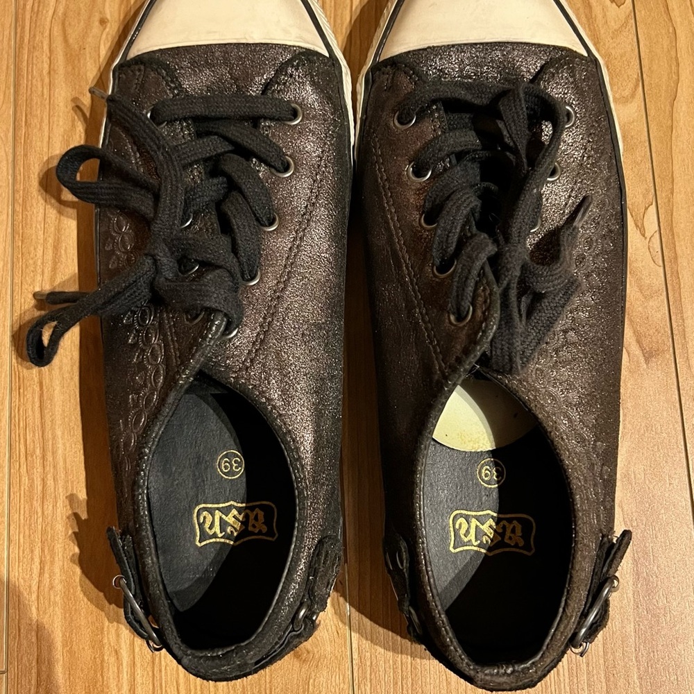 Ash sneakers
